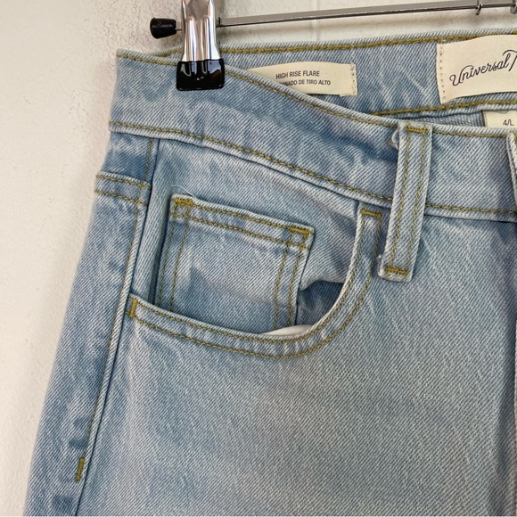 Universal Thread Women's 4 Tall Blue Light Wash Stretch High-Rise Flare Jeans - Picture 5 of 12
